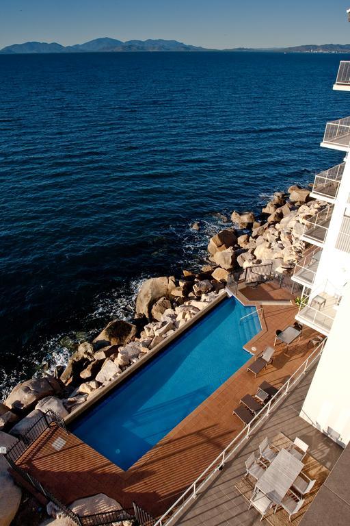 Penthouse On Bright Point Daire Nelly Bay Dış mekan fotoğraf
