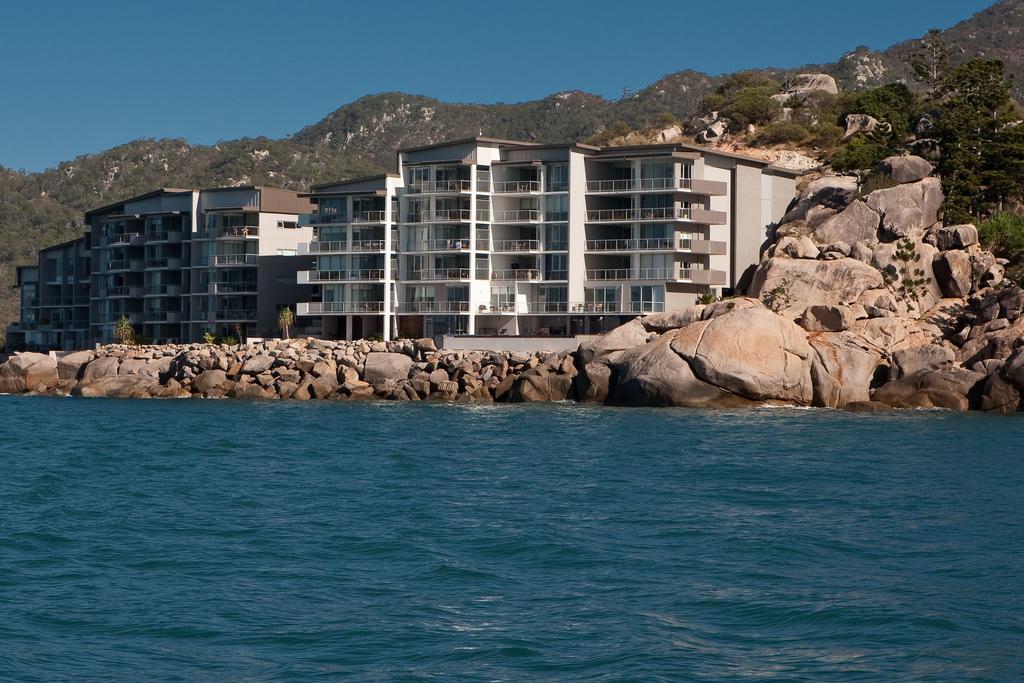 Penthouse On Bright Point Daire Nelly Bay Dış mekan fotoğraf